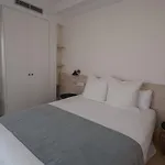 فريندلي رينتالز غران فيا * برشلونة
