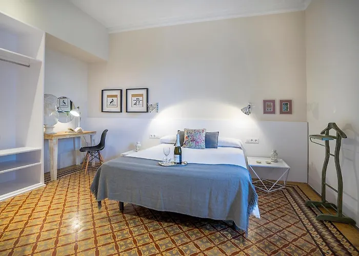 Friendly Rentals Gran Via Apartment