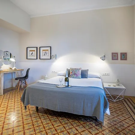 Friendly Rentals Gran Via Apartment