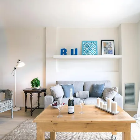 Friendly Rentals Gran Via Apartment