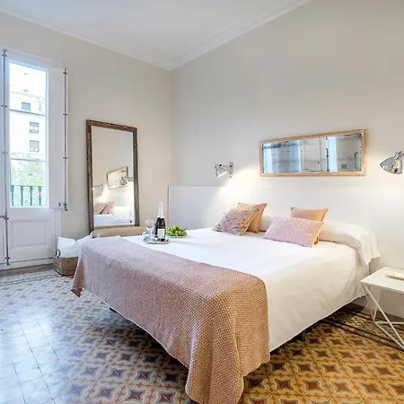 Friendly Rentals Gran Via Apartment Barcelona