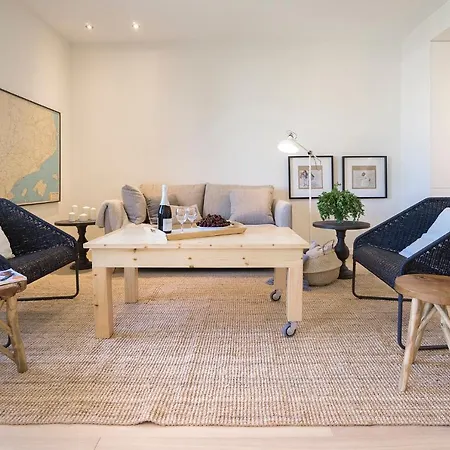 Friendly Rentals Gran Via Apartment Barcelona