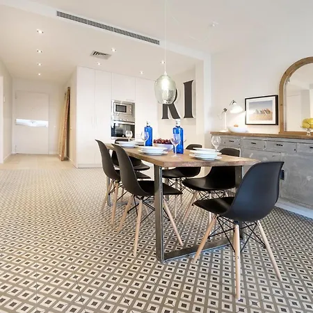 Friendly Rentals Gran Via Apartment *