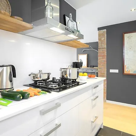 Friendly Rentals Gran Via Barcelona